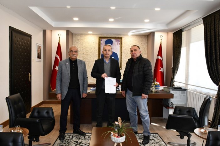 konyada-bir-fabrika-iscisi-sattigi-otomobilin-parasini-depremzedelere-bagisladi-2.jpg
