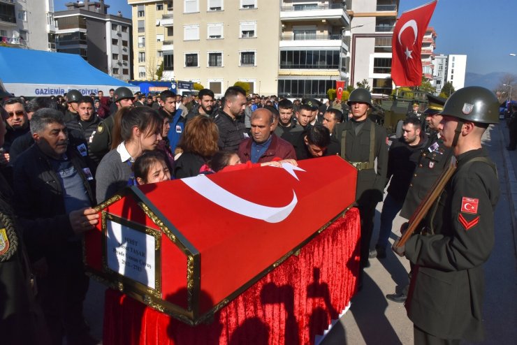Şehit Uzman Çavuş Taşar, İzmir'de son yolculuğuna uğurlandı