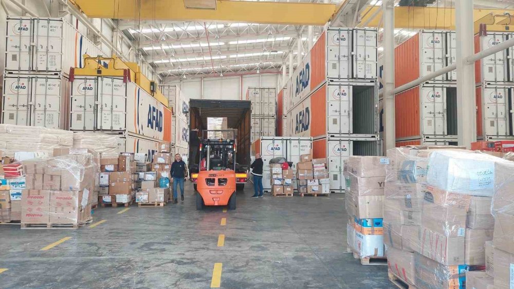 Balkanlardan akın akın geliyorlar, yollarda kuyruk oluştu