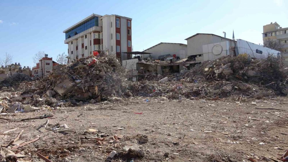 Deprem Adıyaman’da 6 oteli yıktı