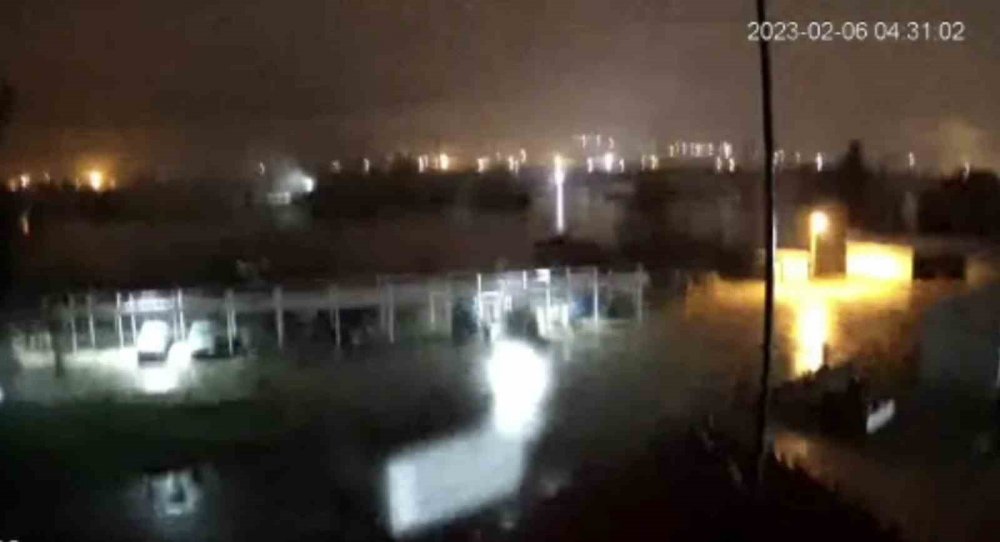 Depremin yeni görüntüleri ortaya çıktı! Sarsıntının şiddetini gözler önüne serdi