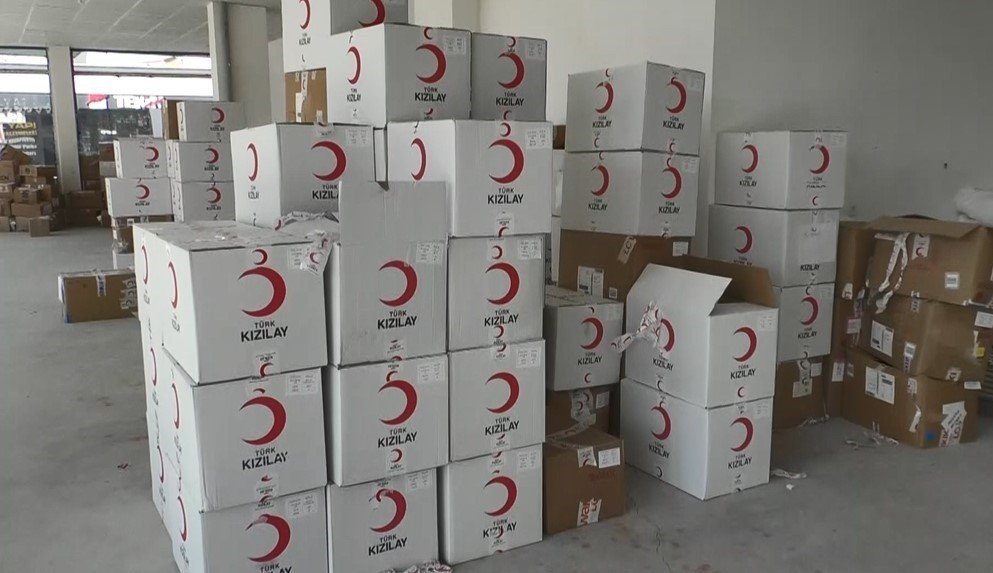 'Devlet yok, Kızılay nerede?' eleştirilerine depremzededen cevap