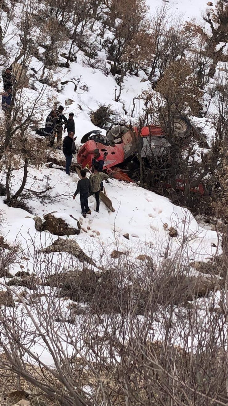 Şarampole devrilen iş makinesinin 39 yaşındaki operatörü öldü