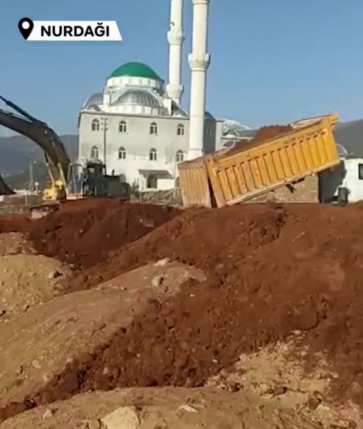 Deprem bölgesinde ilk kazma vuruldu!