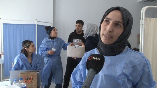 Konya’da depremzede çocuklara aşı uygulaması devam ediyor