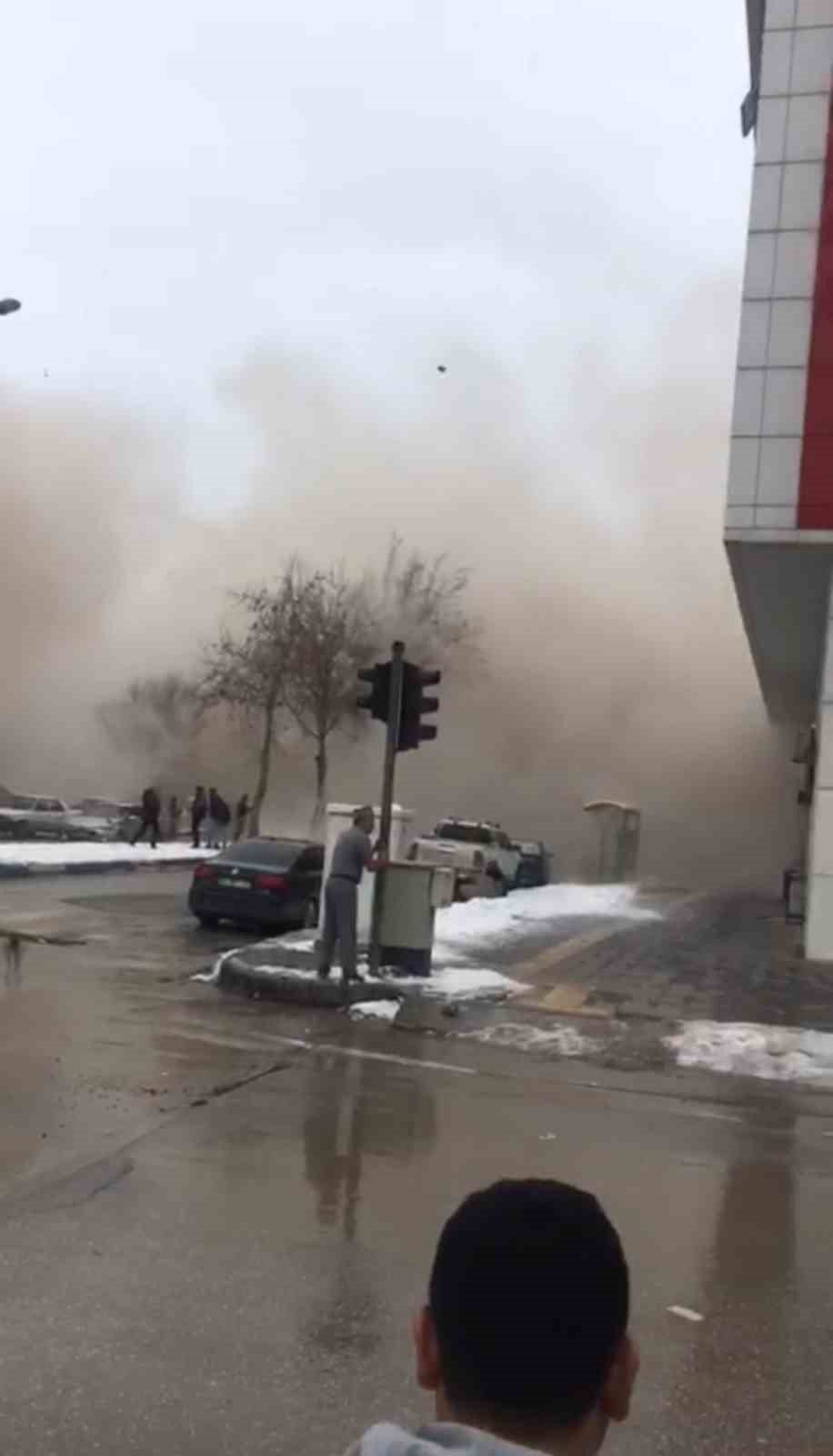 7.6 büyüklüğünde depremin yaşandığı bölgeden yeni görüntüler