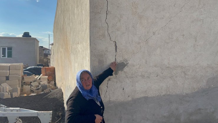 Niğde'de 5.3 büyüklüğündeki depremin ardından incelemelerde bulunan validen ilk açıklama