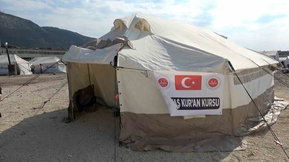 Türkiye Diyanet Vakfı depremzedelerin yaralarını sarıyor