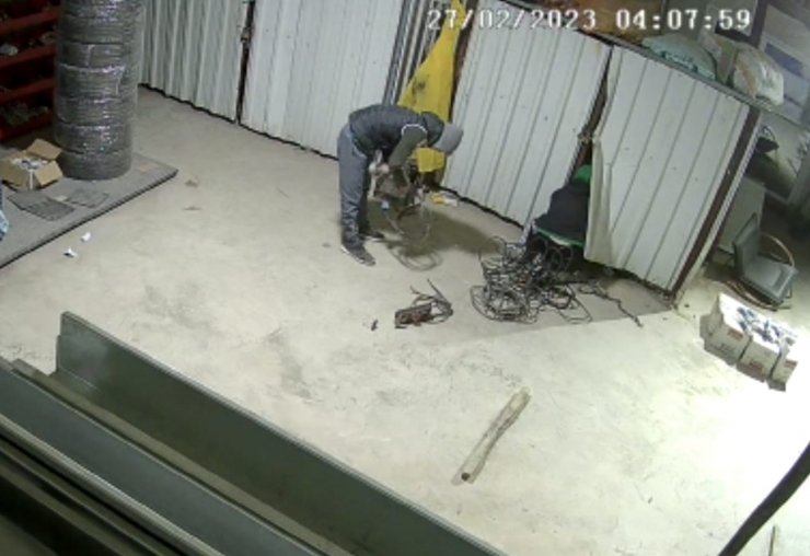 Metal kesim atölyesinden makine hırsızlığı