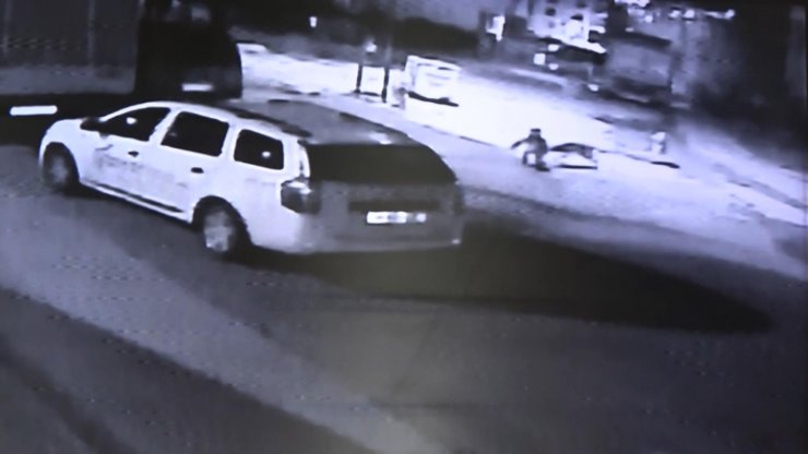 Sokak köpekleri çocuklara saldırdı