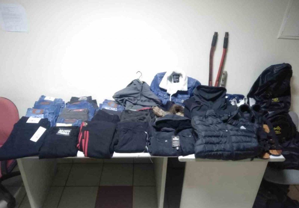 Konya'da iş yerini soyan hırsızlar kameralarla adım adım izlenerek yakalandı