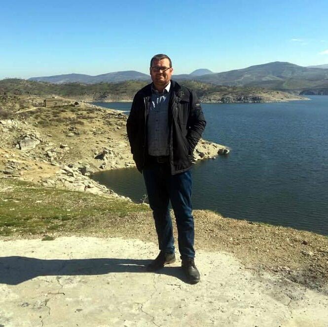 Tarlasını sürmeye gitti, tabancayla vurulmuş olarak ölü bulundu