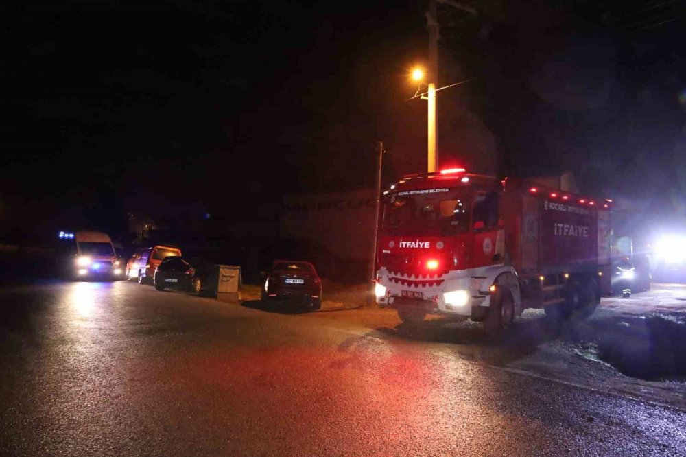 Geri dönüşüm deposunda yangın