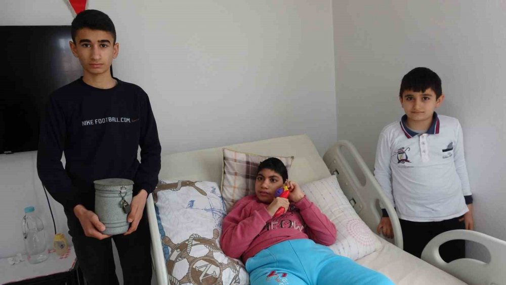 Kendileri küçük ama gönülleri büyük!