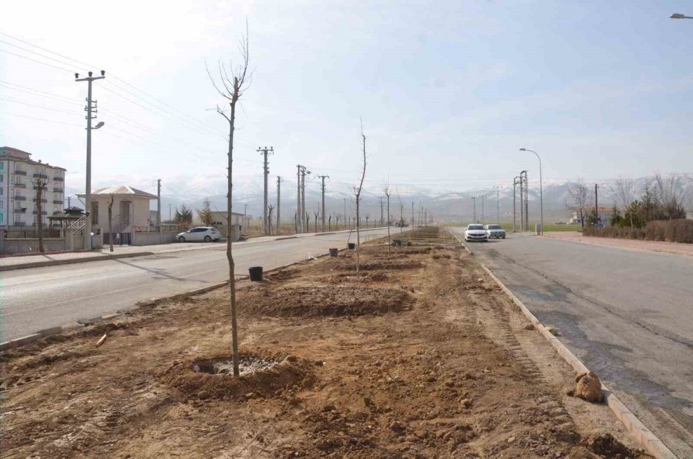 Konya'daki belediye 'Bir fazla hizmet' parolasıyla çalışmaya devam ediyor