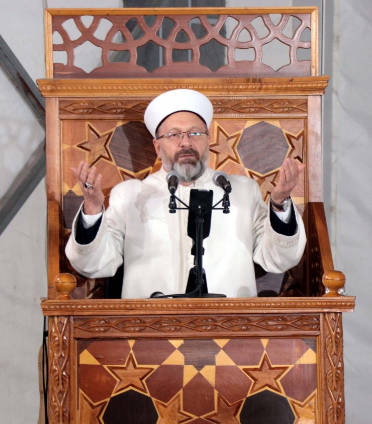 Diyanet İşleri Başkanı Erbaş, Kahramanmaraş’ta Berat kandili programına katıldı