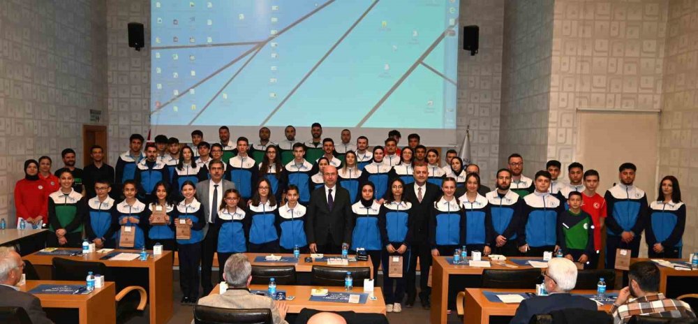 2022'de Konya'yı gururlandıran sporcular ödüllendirildi