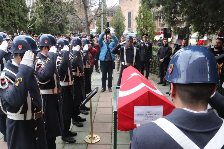 Şehit Pilot Albay Adalıoğlu, son yolculuğuna uğurlandı! "Ah Oğuz yaktın beni"