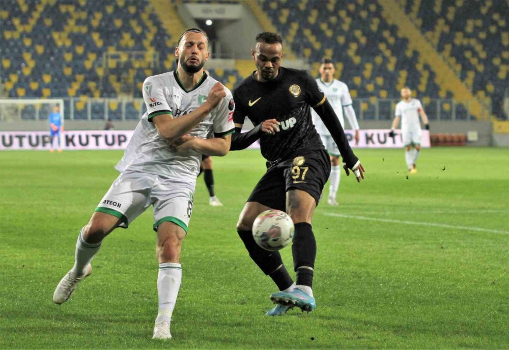 Denizlispor, Ankara’dan 1 puanla dönüyor
