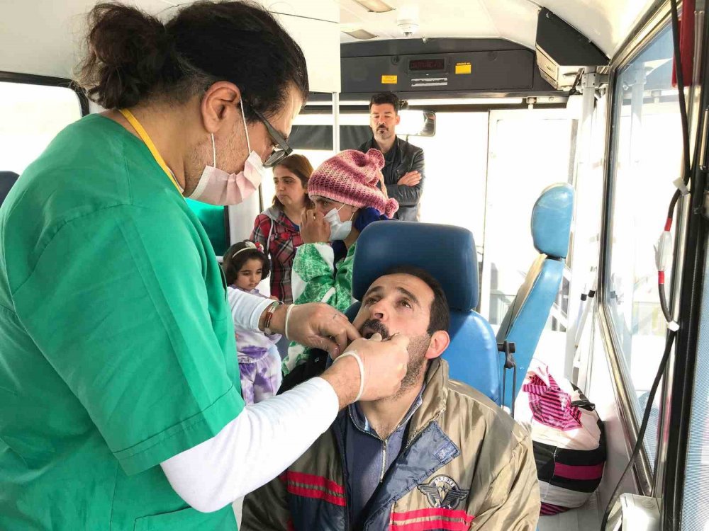 Konya mobil gözlük ve diş araçları Hatay'da depremzedelere derman oluyor