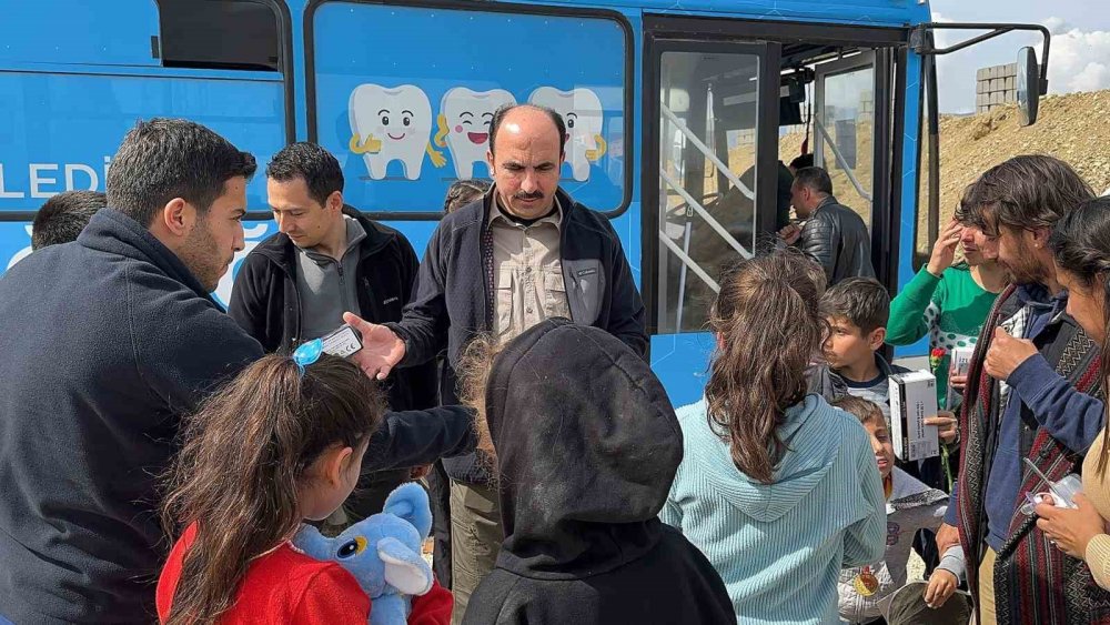 Konya mobil gözlük ve diş araçları Hatay'da depremzedelere derman oluyor