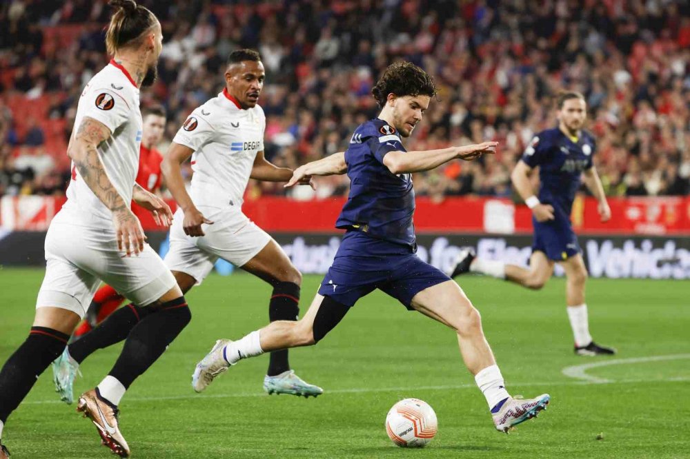 Fenerbahçe turu İstanbul'a bıraktı