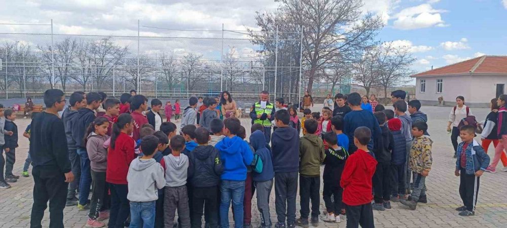 Konya'da öğrencilere jandarmadan trafik eğitimi