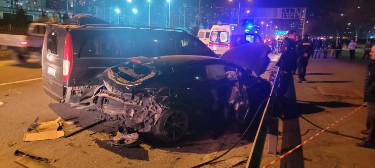 Zincirleme kaza: 1 ölü, 4 yaralı