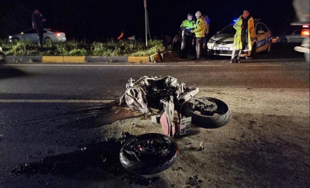 Otomobil İle çarpışan motosikletin sürücüsü yaşamını yitirdi
