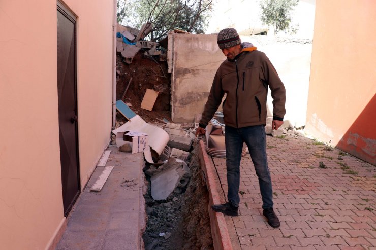 Depremde binanın yönü 1 metre değişti