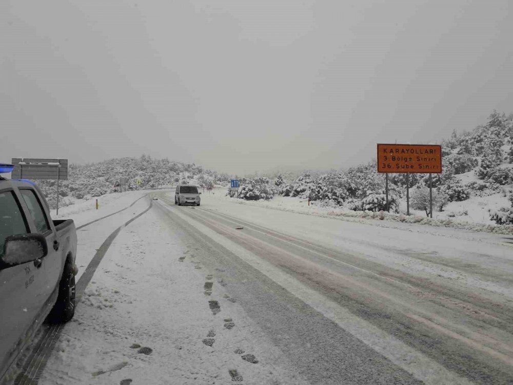 Konya'da yola çıkanlar dikkat! Kar yağışı başladı