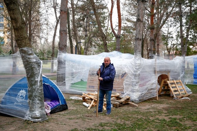 Depremlerden tedirgin olanlar çadırlarda