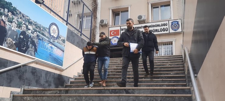 Ev hanımlarını kandırıp ziynet eşyalarını çalan şüpheli yakalandı