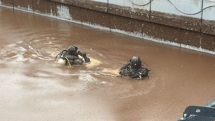 Şanlıurfa'da sel felaketi: Suya kapılan 6 kişi aranıyor