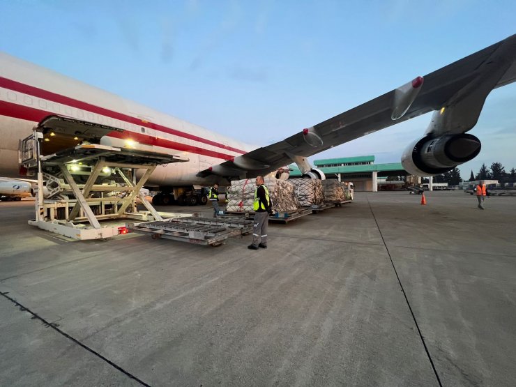 Kardeş ülkeden Türkiye'ye çadır yardımı