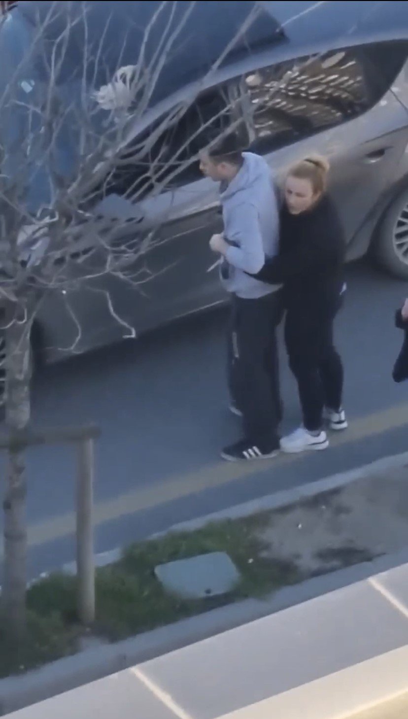 İstanbul’da bastonlu, bıçaklı ve yumruklu trafik kavgaları kamerada