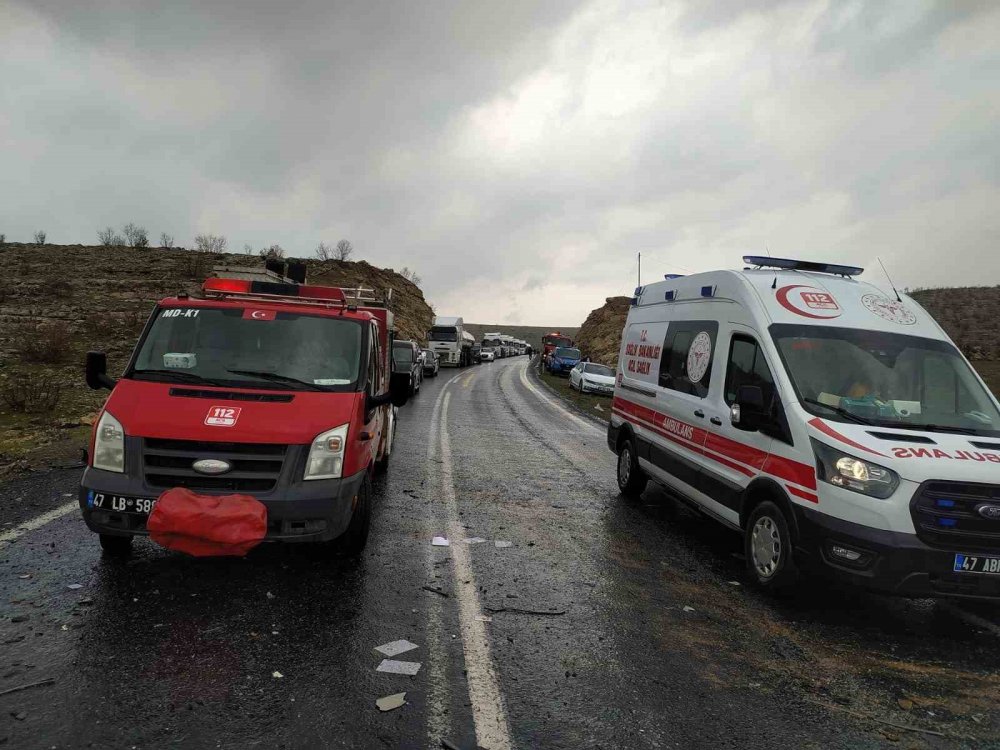 Mardin’de tır ile pikap kafa kafaya çarpıştı: 1 ölü, 7 yaralı