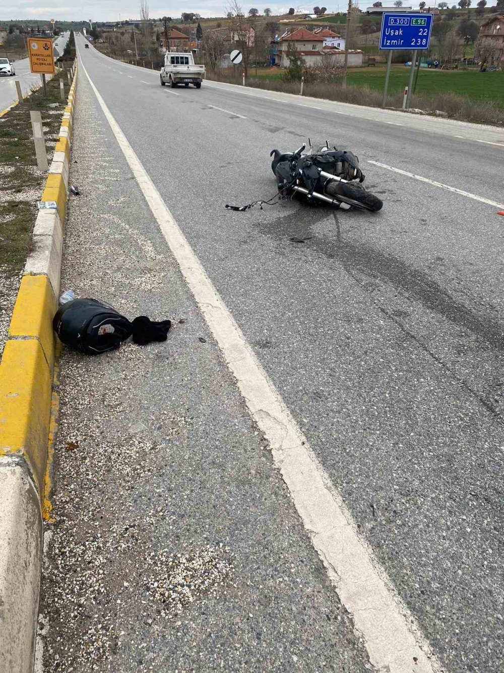 Otomobile arkadan çarpan motosiklet sürücüsü hayatını kaybetti