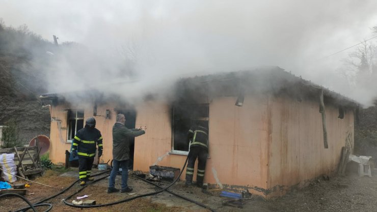 Samsun'da cami lojmanında yangın
