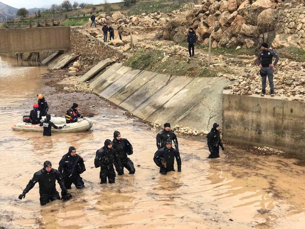 Selde kaybolan hamile kadını ve kızını arama çalışmaları 5’inci günde de sürüyor
