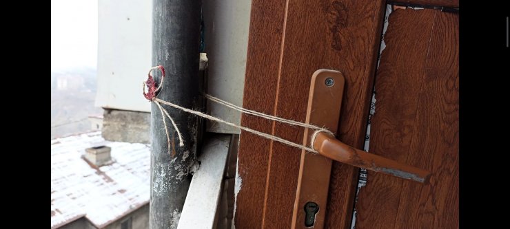 Toprak kayması sonucu istinat duvarı çöktü