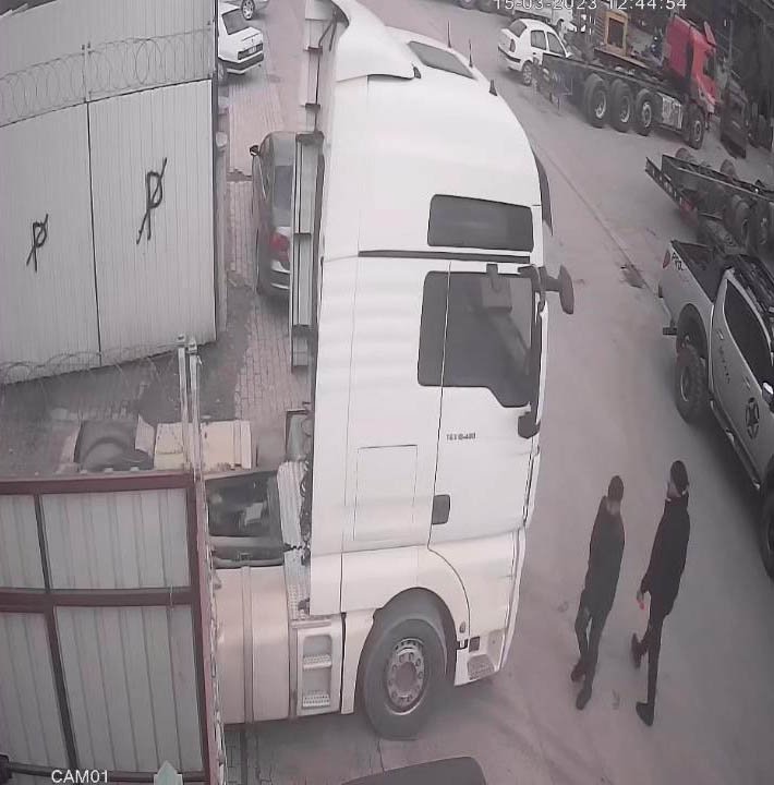 Yurt dışından getirilen hurdalık TIR'ları Konya'da parçalayıp, satmaya çalışmışlar