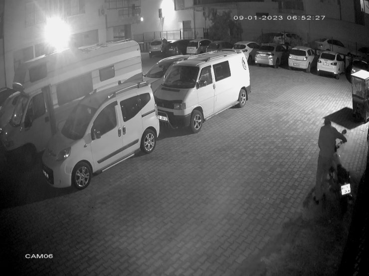 Motosiklet hırsızlığından aranıyordu, klima çalarken yakalandı