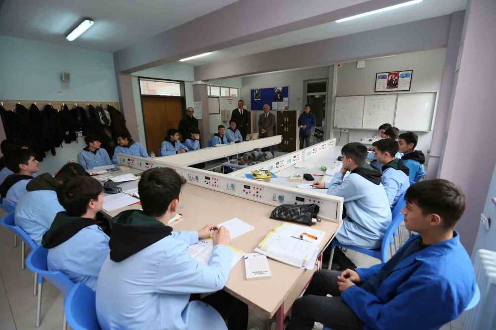 Özel öğrenciler eğlenceli deneyler yaptı