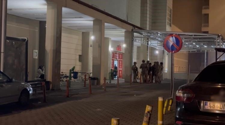 21 yaşındaki genç, silahla oynarken annesini vurdu