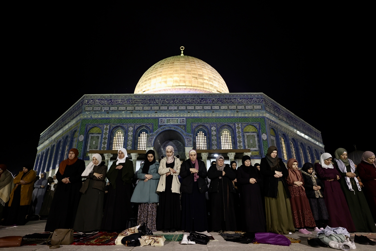 aa-20230322-30649522-30649512-kuduste-ilk-teravih-namazi-kilindi.jpg