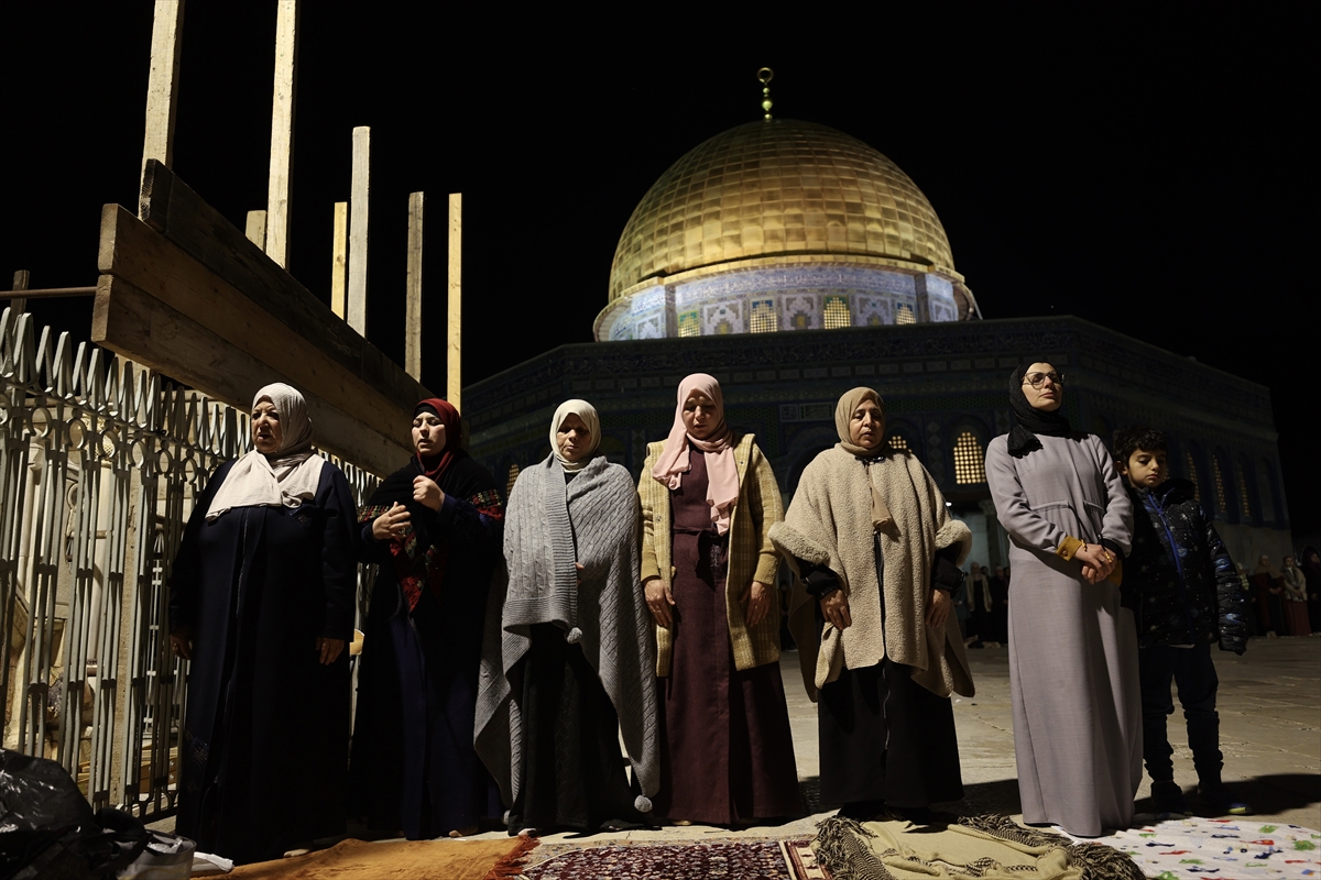 aa-20230322-30649522-30649513-kuduste-ilk-teravih-namazi-kilindi.jpg