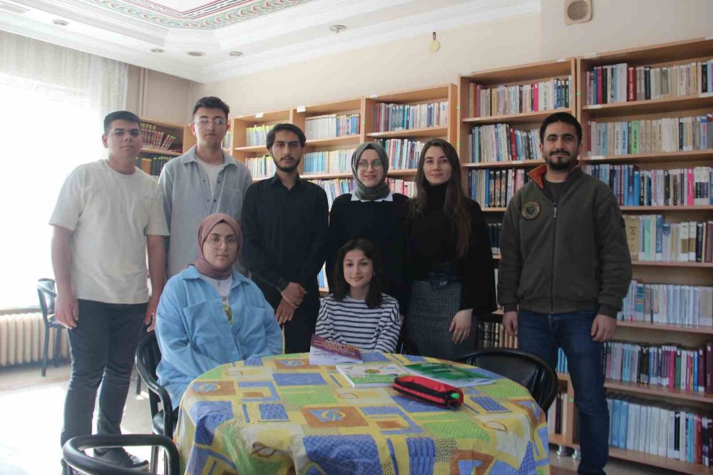 Depremzede öğrencilere Konyalı gönüllü öğretmenler destek çıktı