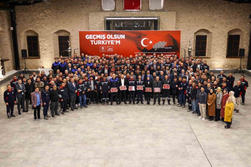 Konya'da deprem bölgesinde görevli personele Kavuş’tan teşekkür