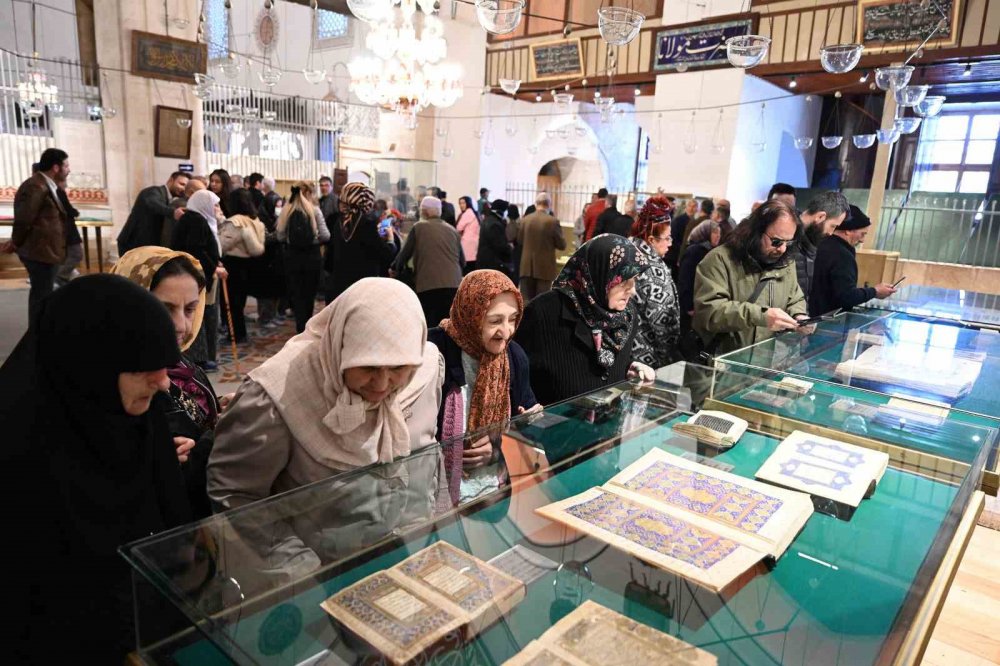 Kony'da huzurevinde kalan depremzedelere moral